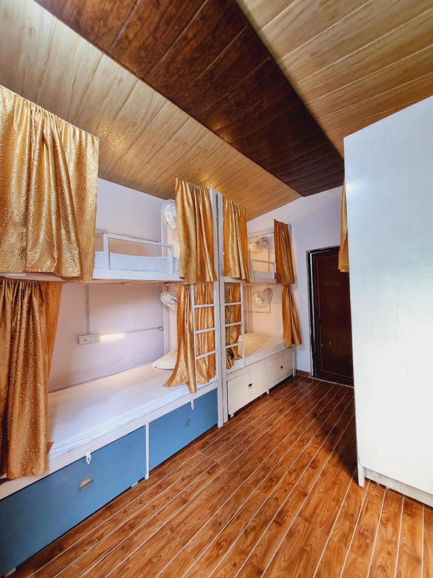 Landlopers Hostel Rishikesh Ngoại thất bức ảnh