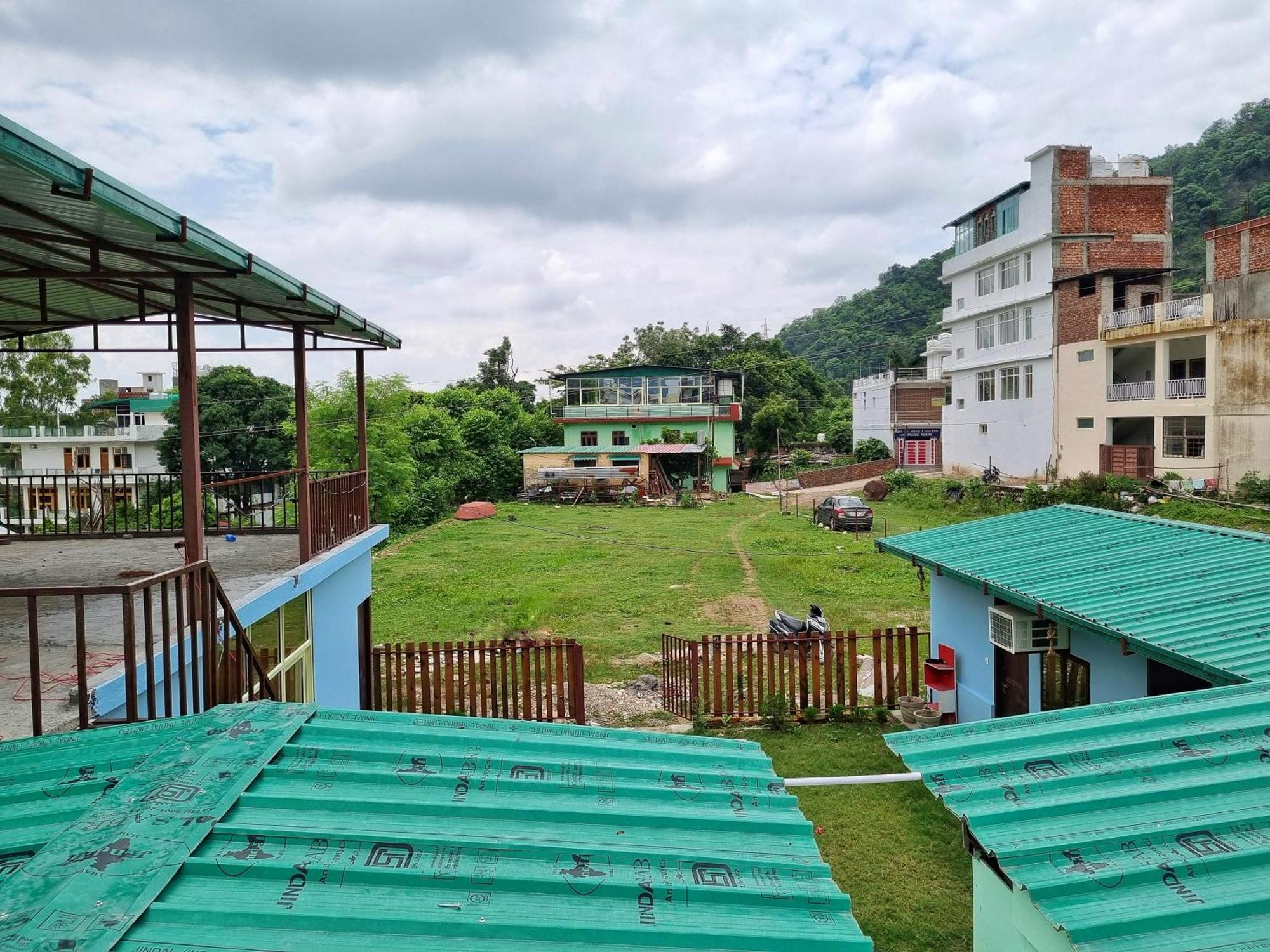Landlopers Hostel Rishikesh Ngoại thất bức ảnh