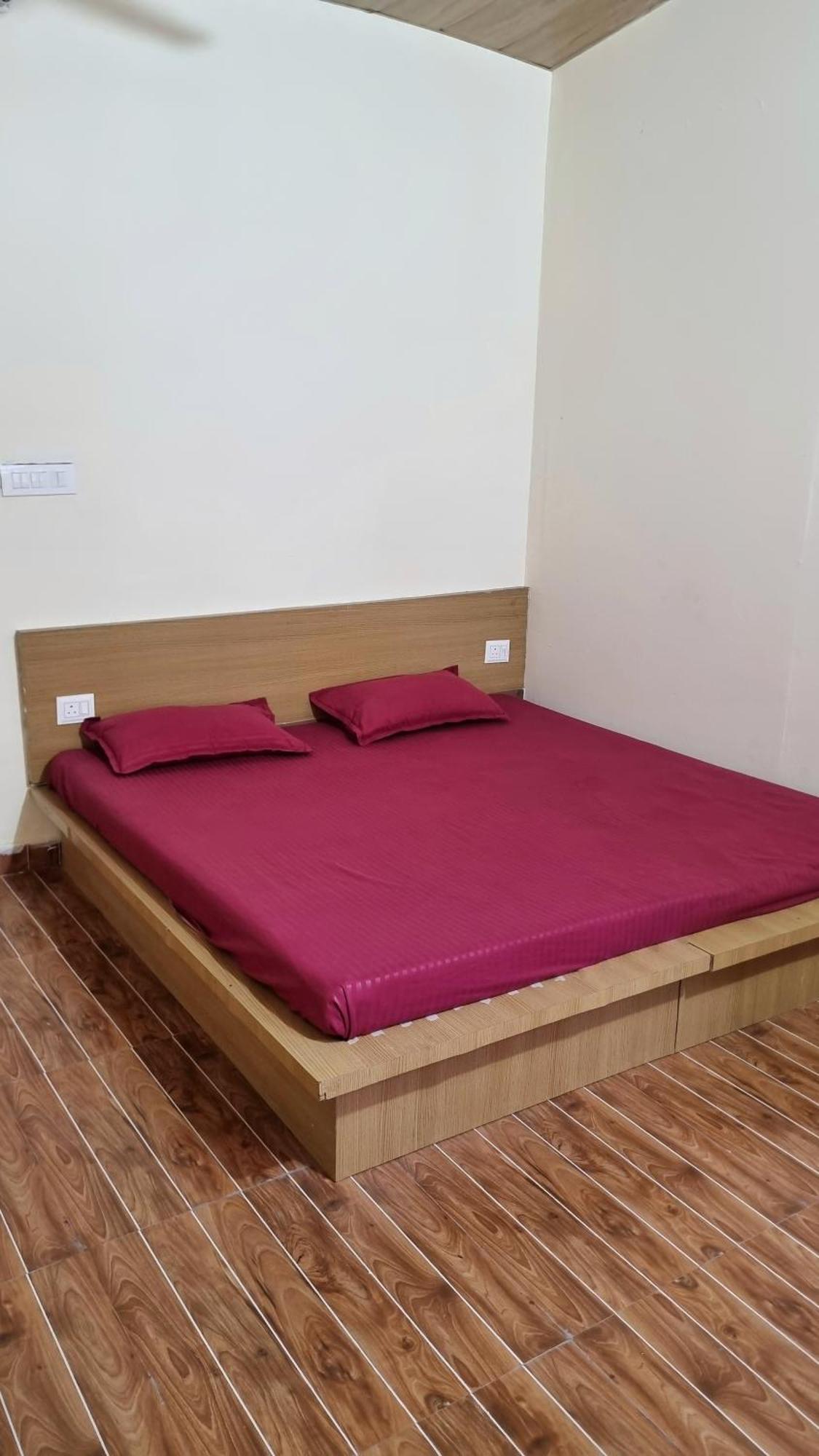 Landlopers Hostel Rishikesh Ngoại thất bức ảnh