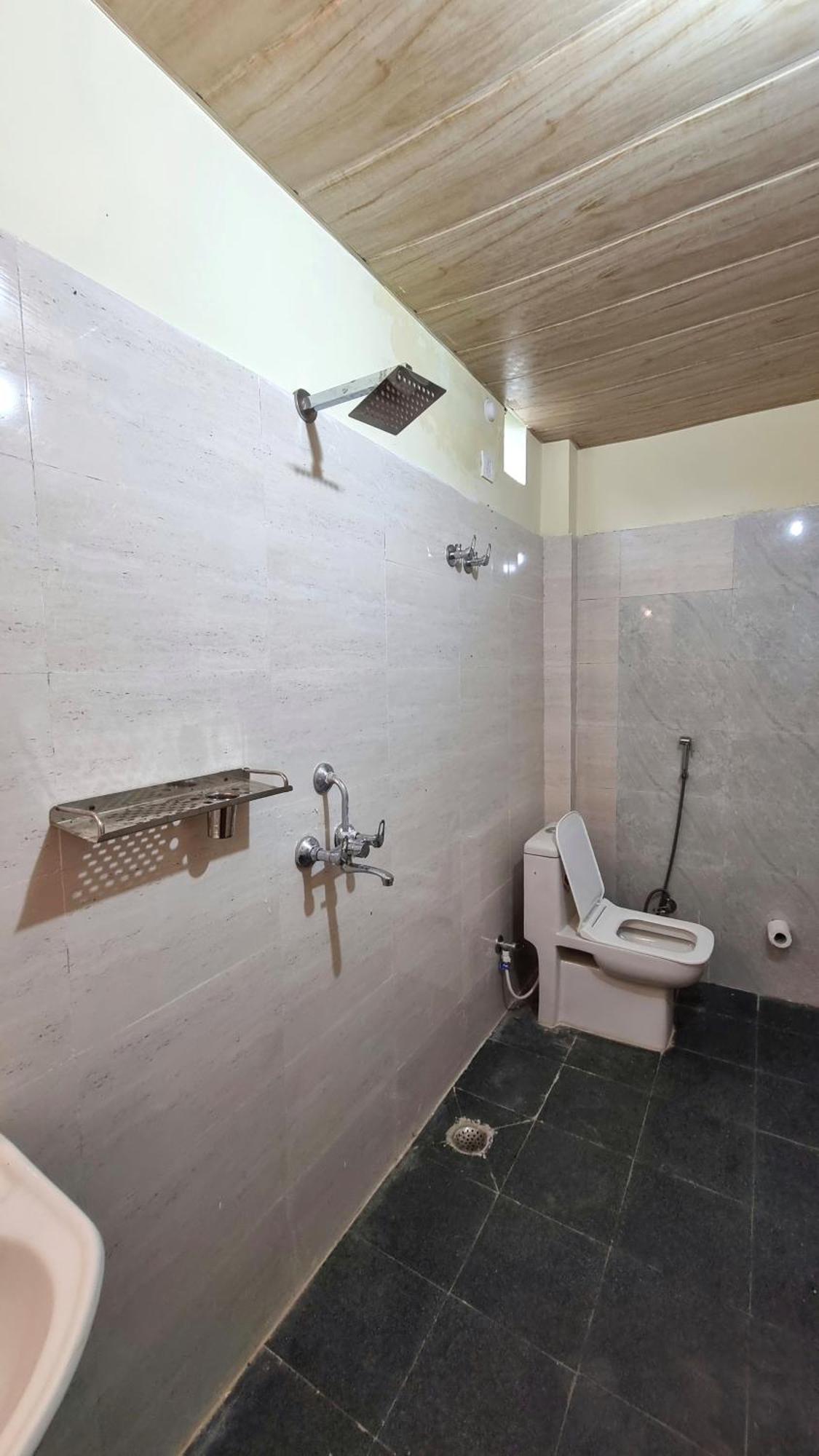 Landlopers Hostel Rishikesh Ngoại thất bức ảnh