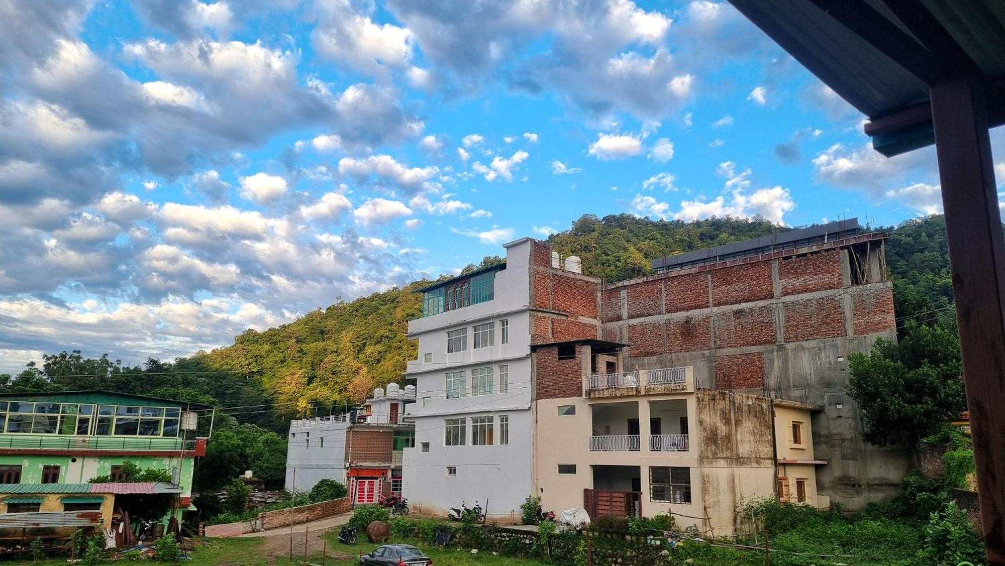 Landlopers Hostel Rishikesh Ngoại thất bức ảnh