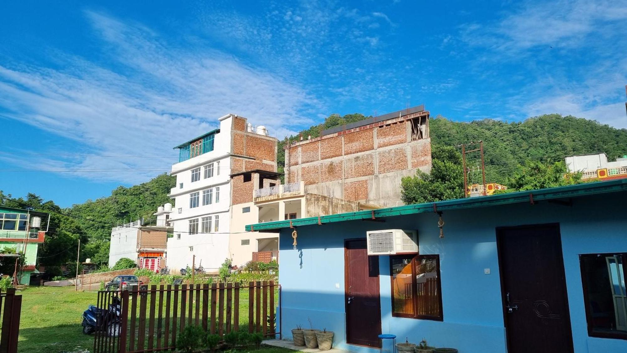 Landlopers Hostel Rishikesh Ngoại thất bức ảnh